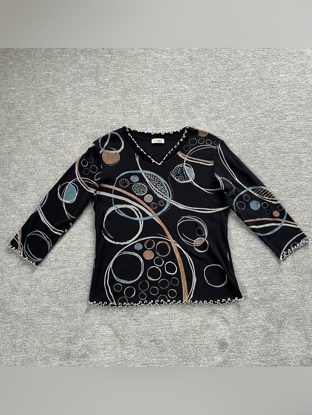 Cactus Vintage Black 3/4 Sleeve V-Neck Top with Abstract Print Sz. M